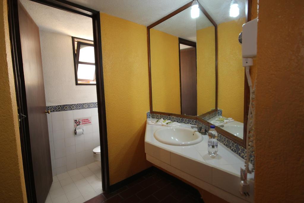 Hotel Plaza Santo Domingo San Cristóbal de Las Casas Zimmer foto