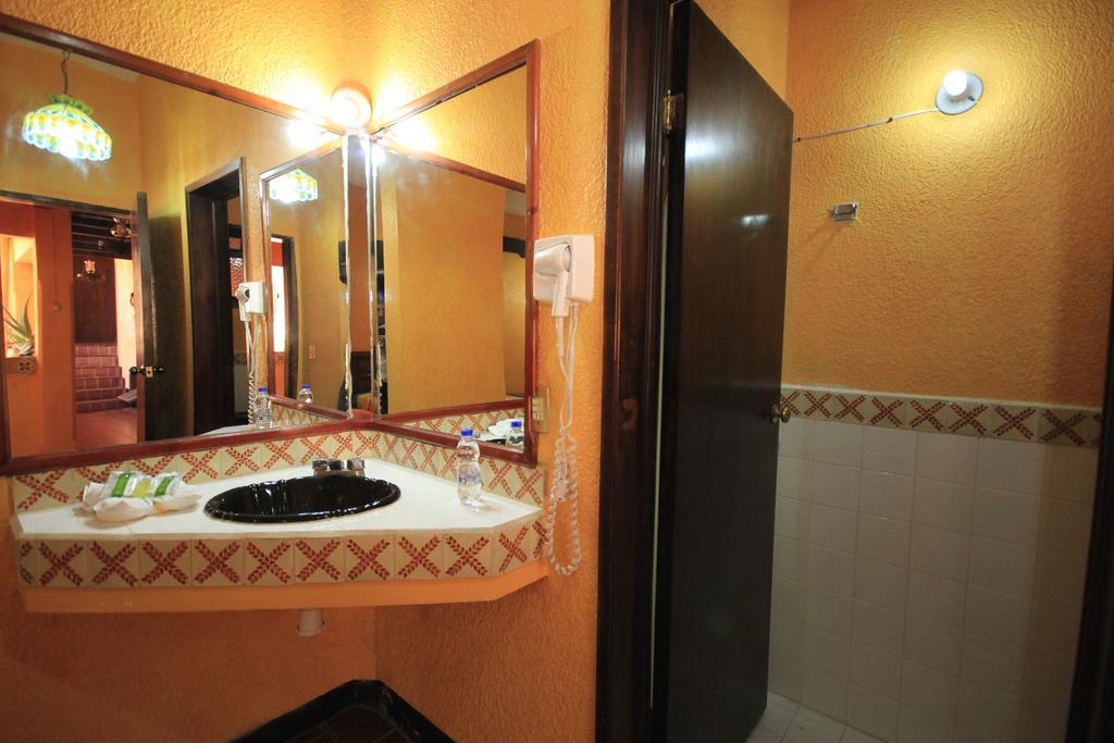 Hotel Plaza Santo Domingo San Cristóbal de Las Casas Zimmer foto